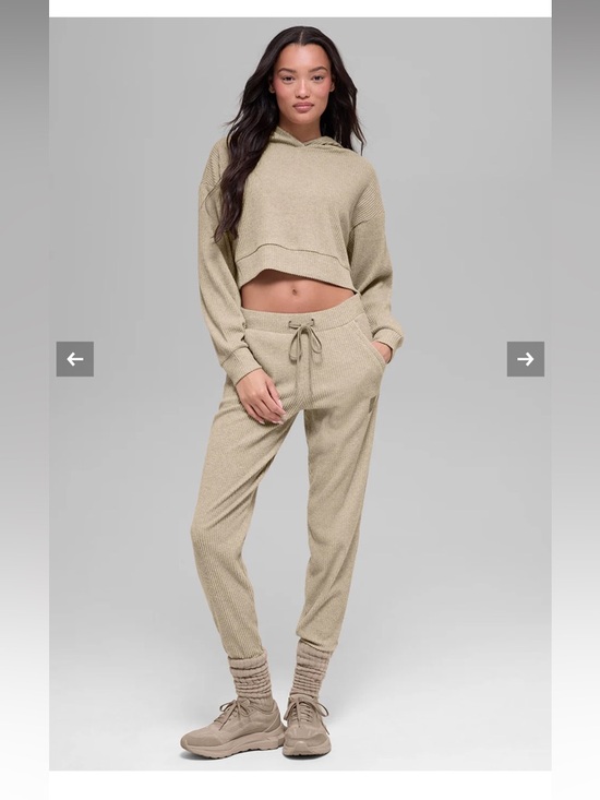 ALO Yoga Pants - Alo Muse Sweatpants SIZE S